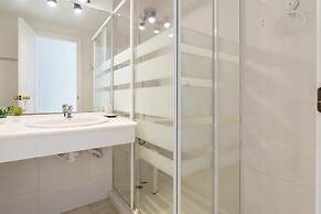 Apartment Hispanidad With Pool