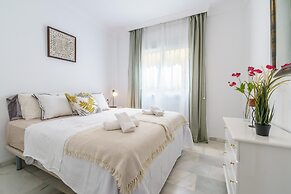 View of the sun Apartment With Pool