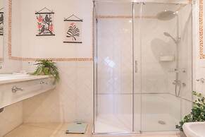 Marbella Este Next Marriott and Nikki B