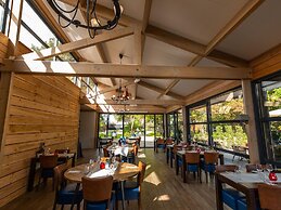Modern Chalet Near Three National Parks
