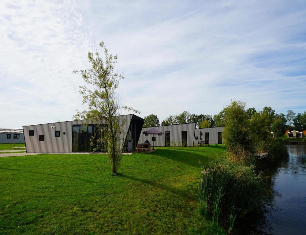 Waterside Chalet Escape Near Kampen