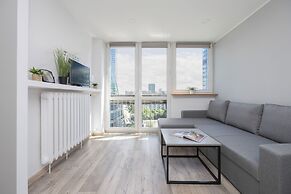 Al. Jana Pawła II Apartment by Renters