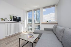 Al. Jana Pawła II Apartment by Renters