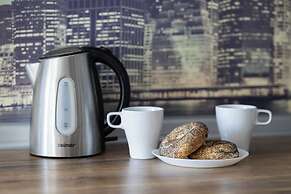 Al. Jana Pawła II Apartment by Renters