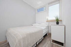 Al. Jana Pawła II Apartment by Renters