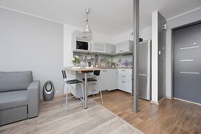 Al. Jana Pawła II Apartment by Renters
