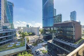 Al. Jana Pawła II Apartment by Renters