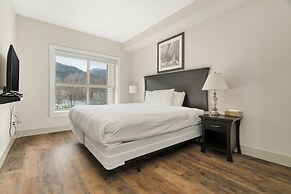 Embrace Serenity Luxe 2BR Suite