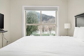 Embrace Serenity Luxe 2BR Suite