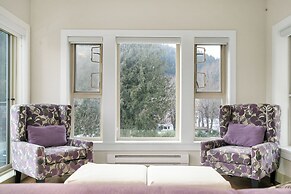 Embrace Serenity Luxe 2BR Suite