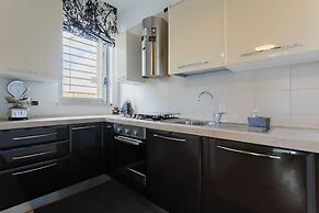 Ivy House by Wonderful Italy