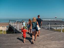 Luxury Dune Villa on a Holiday Park