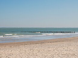 Luxury Dune Villa on a Holiday Park