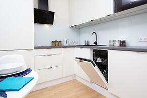 Family City Center Apartments by Renters