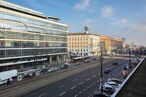 Family City Center Apartments by Renters