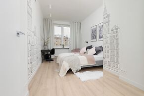 Warsaw Panorama Apartment by Renters