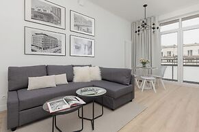 Warsaw Panorama Apartment by Renters