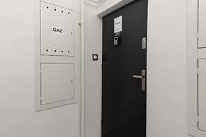 Warsaw Panorama Apartment by Renters