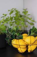 Warsaw Panorama Apartment by Renters