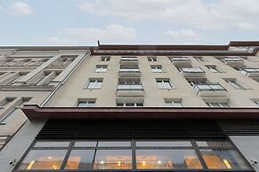 Warsaw Panorama Apartment by Renters