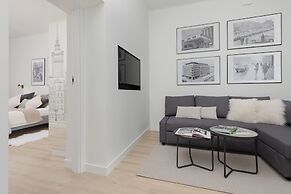 Warsaw Panorama Apartment by Renters