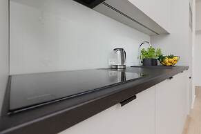 Warsaw Panorama Apartment by Renters