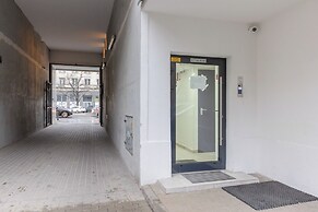 Warsaw Panorama Apartment by Renters