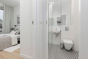 Warsaw Panorama Apartment by Renters