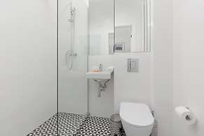 Warsaw Panorama Apartment by Renters