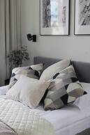 Warsaw Panorama Apartment by Renters