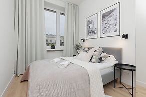 Warsaw Panorama Apartment by Renters