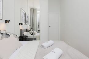 Warsaw Panorama Apartment by Renters