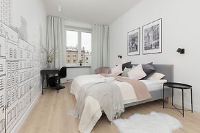 Warsaw Panorama Apartment by Renters