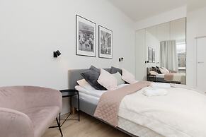 Warsaw Panorama Apartment by Renters