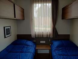 Modern Chalet With Airco, 9 km. From Maastricht