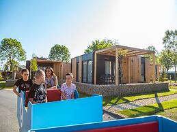 Modern Chalet With Airco, 9 km. From Maastricht