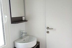 Modern Chalet With Airco, 9 km. From Maastricht