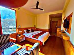 Goroomgo Mareema Non Veg Hotel Manali