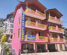 Goroomgo Mareema Non Veg Hotel Manali