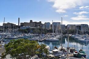 Sea View Spacious 2 Bedroom Central Apartment