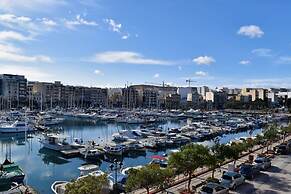 Sea View Spacious 2 Bedroom Central Apartment