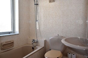 Sea View Spacious 2 Bedroom Central Apartment