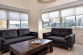 Sea View Spacious 2 Bedroom Central Apartment