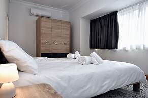 2 Bedroom Central Spacious With Sea Views