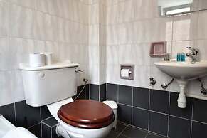 2 Bedroom Central Spacious With Sea Views