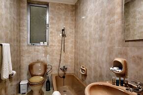 2 Bedroom Central Spacious With Sea Views