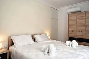 2 Bedroom Central Spacious With Sea Views