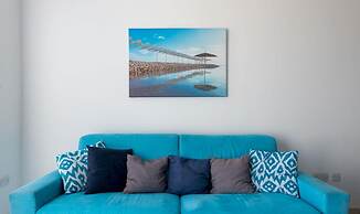 Sunny Penthouse w Terrace and Open Views