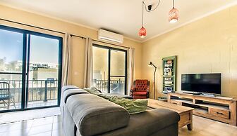Retro Designer Homelike Apartment - Close to Beach
