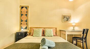 Retro Designer Homelike Apartment - Close to Beach